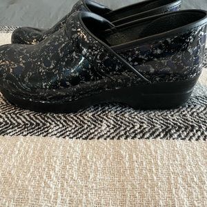 Dansko size 40
